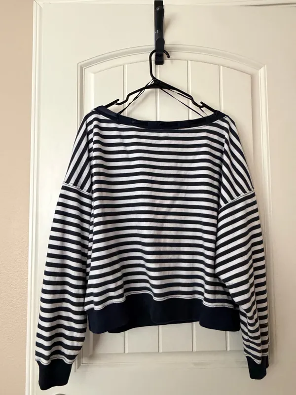 Hollister Crewneck - Image 3