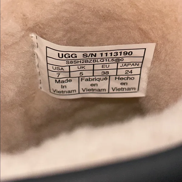 UGG Women’s Waterproof Shearling Ankle Boots – Size 7 - Image 5