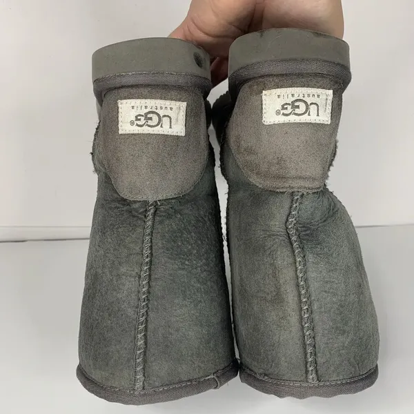 UGG Size 6 Classic Short Boots Australia Gray Suede Leather‎ Sheepskin Women's - Image 6