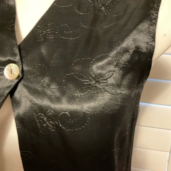 Elegant Black Women's Vest - Image 3
