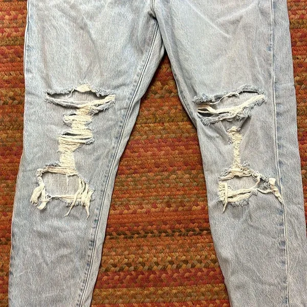 Levis Light Wash Wedgie Distressed Slim Fit Jeans Beach Ripped - Image 3