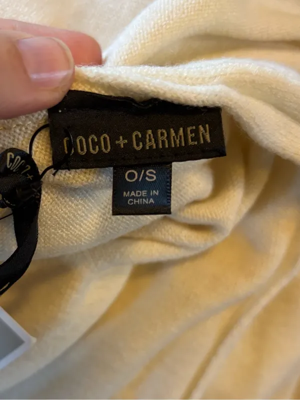 NWT Coco + Carmen women’s Lightweight Poncho OS - Image 2