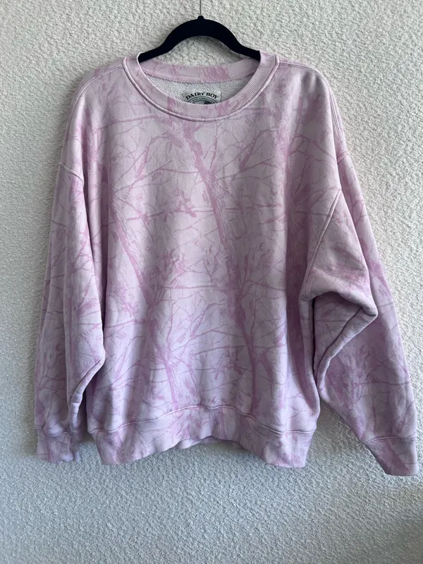 Dairy‎ Boy Women’s Pink Woodland Camo Oversized Sweatshirt Pullover Size Medium - Image 2