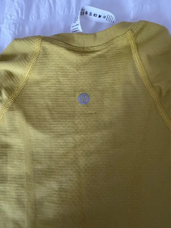 Lululemon Swiftly Tech Short Sleeve 2.0 - Image 4