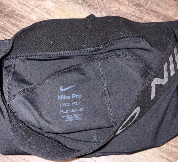 Nike Pro Women's Dri-Fit Black Shorts-Sz XS - Image 4