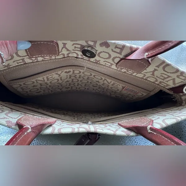 Dooney & Bourke Star Tote - Image 6