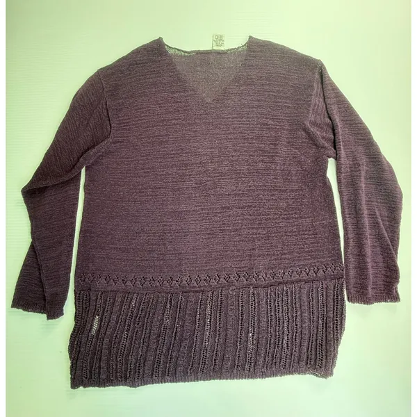 DKNY Petite V Neck Knit Sweater Purple Rayon Blend Women's‎ Size M/L - Image 6