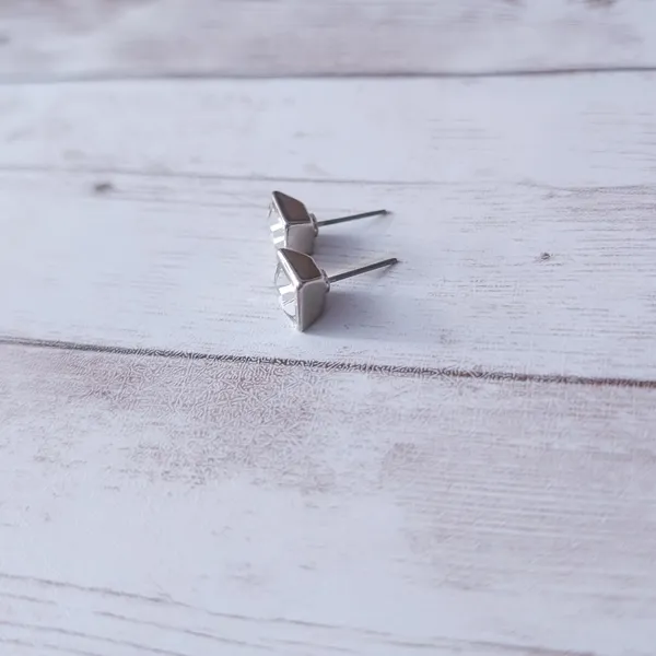 Vintage Stud Earrings Diamond Shape/Square Shape Silver Tone - Image 7