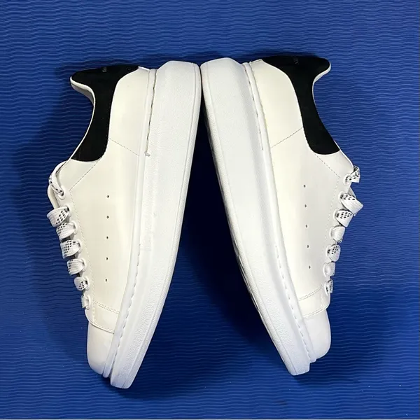 Women’s Alexander McQueen Larry Oversized White/Black Shoe Sz 38 1/2 Sz 7.5 US - Image 4