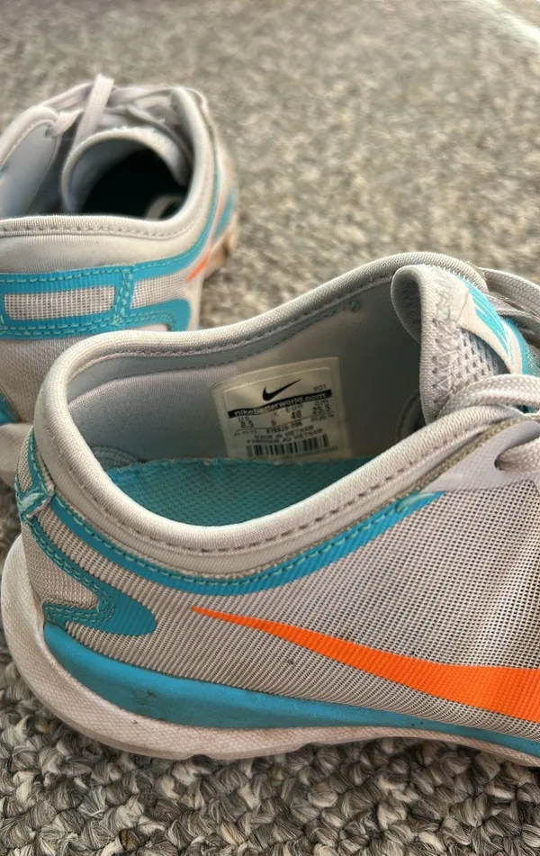 Nike Shoes - Image 4