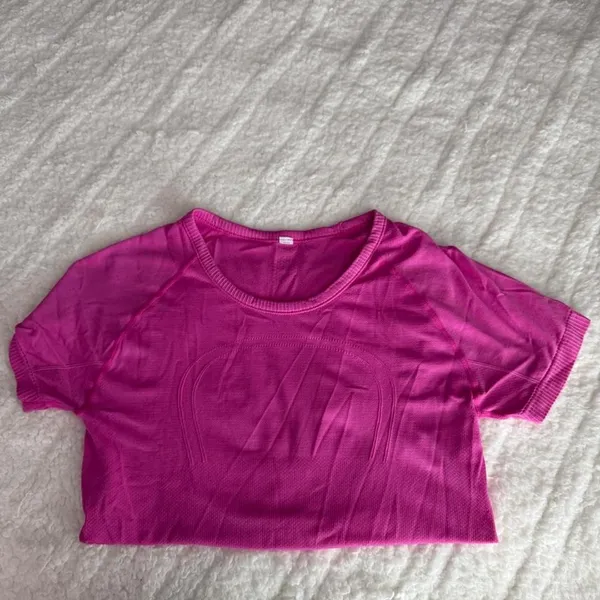Lululemon Swiftly Tech short sleeve T-shirt in magenta - Image 2
