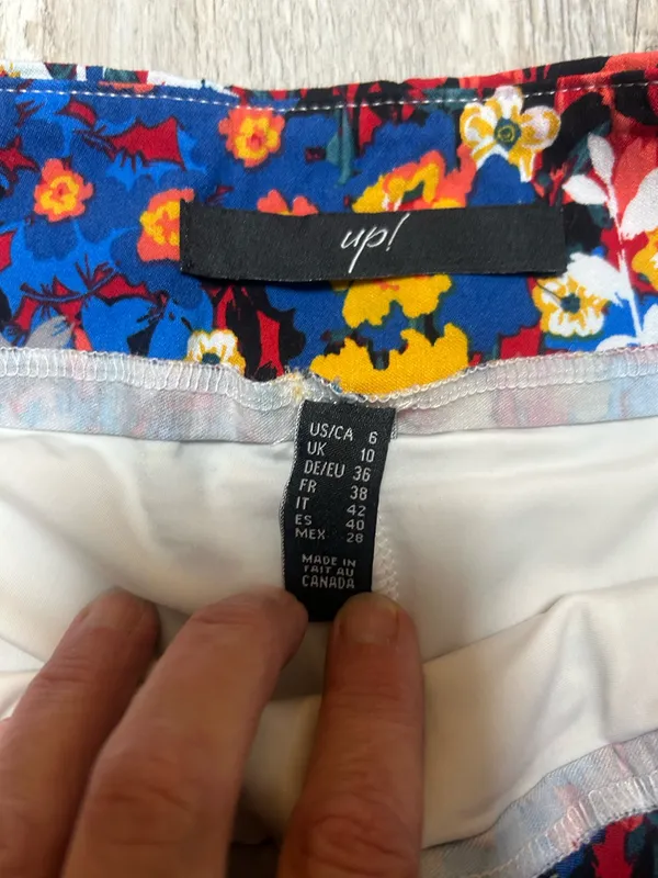 Women’s Up! Floral Pull On Skirt (shorts Underneath) Size 6 - Image 4