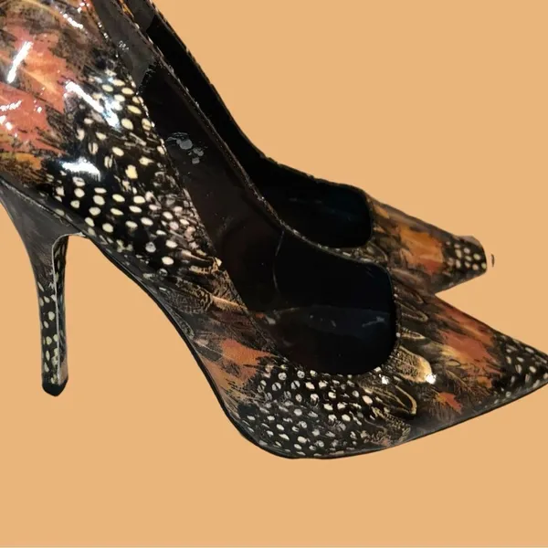 Modern Vice leather cute dark peacock design pointy toe heels! - Image 4