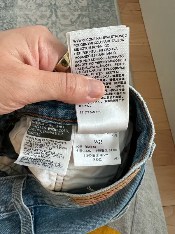 Levis Denim Shorts - Image 4