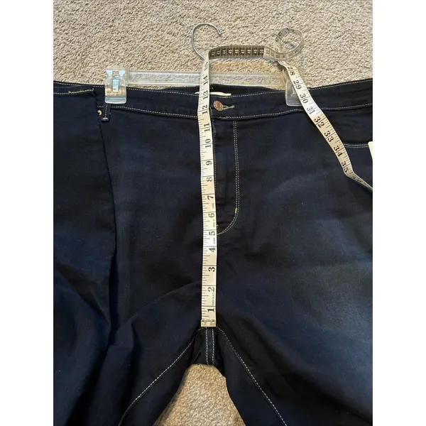 Signature Levi‎ Strauss Gold Label Mid-Rise Skinny Jeans - Size 28M, W39 | L30 - Image 6
