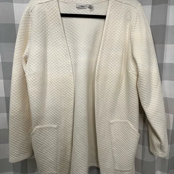 L.L. Bean Women's Cream Quilted Cardigan - Image 2