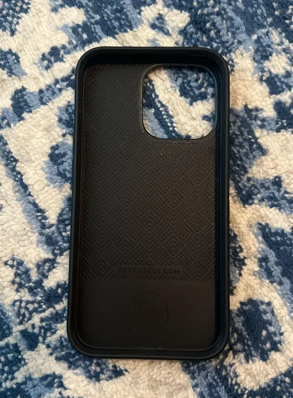 Casely iPhone 13 Pro black phone case - Image 2