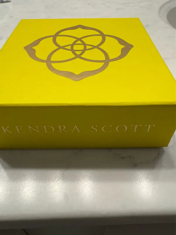 Kendra Scott Gold Rose Necklace  - Image 4
