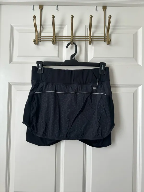 REI Women's Black Athletic Skort Size M Shorts Tights - Image 2