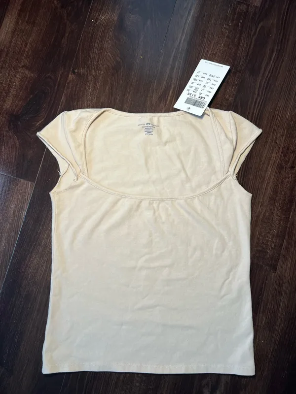 NWT Brandy Melville Ella Top - Image 2