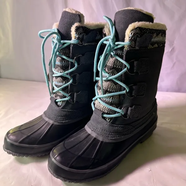 Khombu Women's Winter Boots with Blue Laces - Image 2