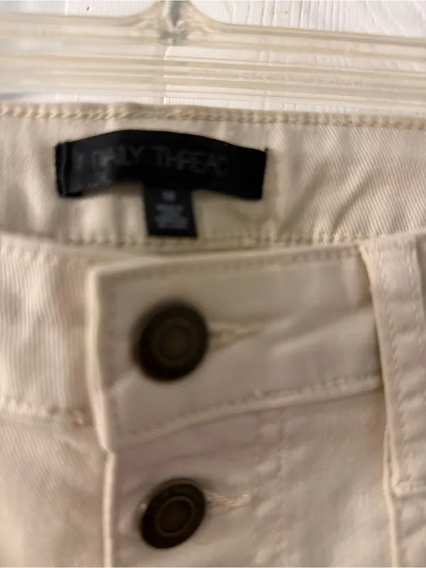 High-Rise Cream Wide-Leg Jeans with Button-Fly - Image 3