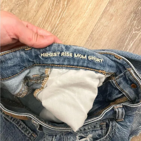 AMERICAN EAGLE MOM SHORT - Image 2