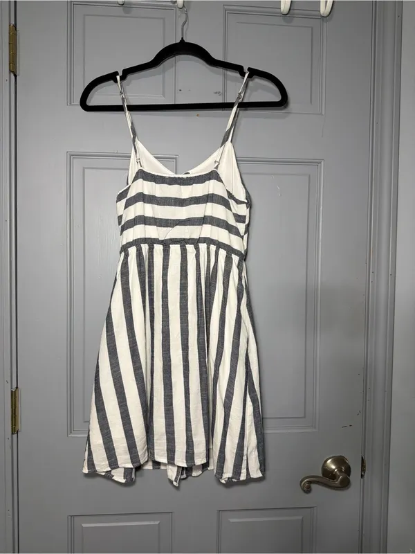 Blu Pepper White & Gray Striped Button-Front Spaghetti Strap Mini Dress - Image 2