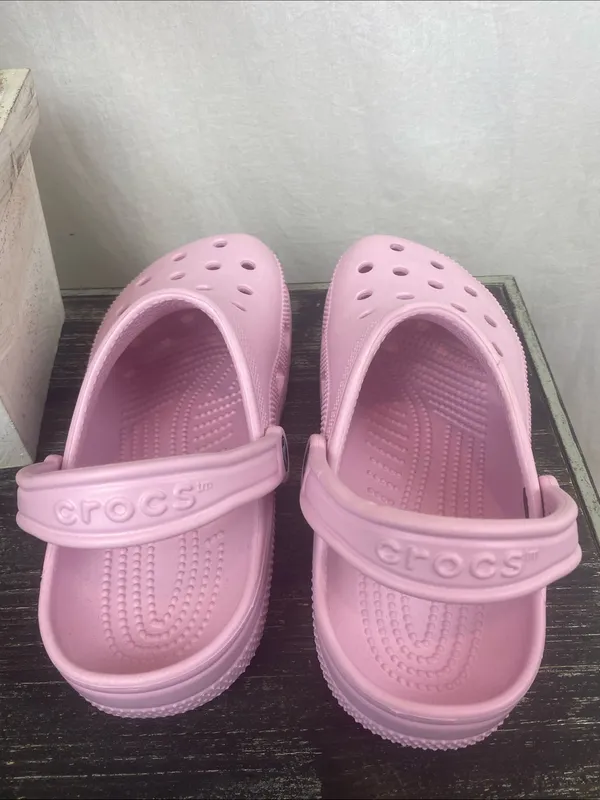 Crocs Pastel Pink Clog Shoes 8 - Image 3