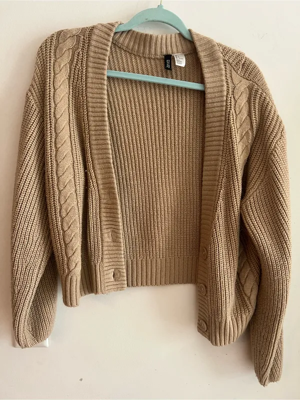 H&M Beige Cable Knit Cropped Button Front Cardigan Sweater Women’s Size L - Image 4