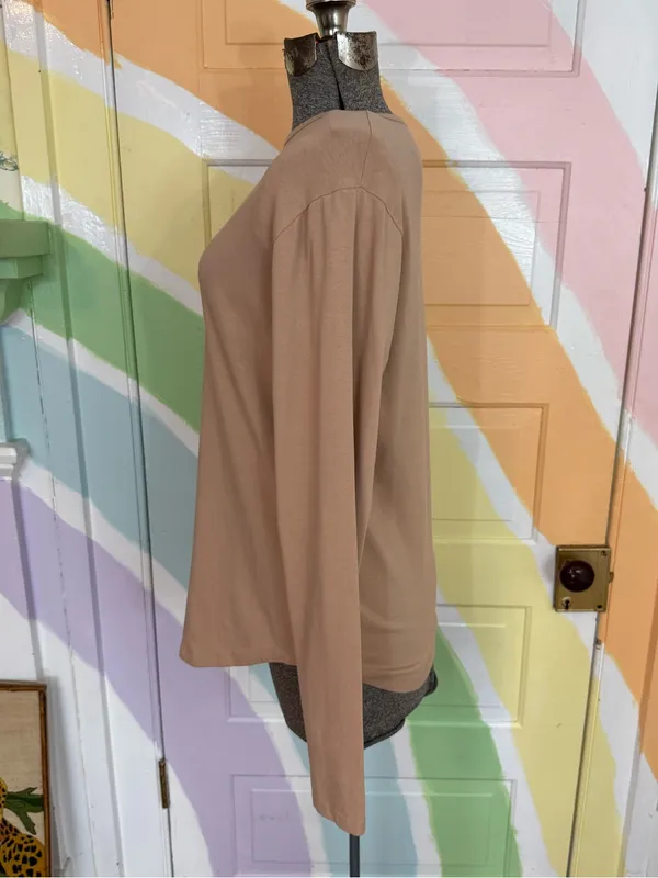Nuuds Women’s Long Sleeve Curved Hem Cotton Shirt Sz S 💛🍄 - Image 2