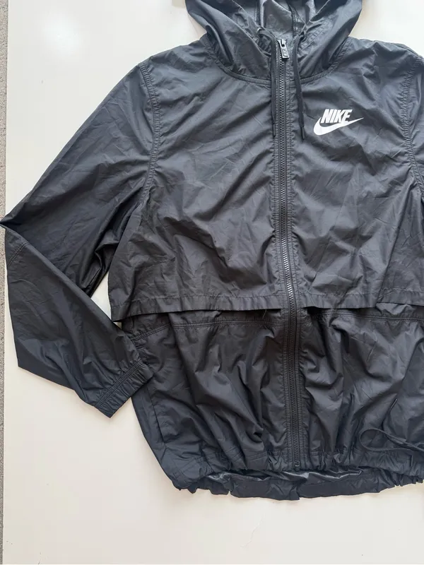 Nike Women's Sportswear Repel Windbreaker Hooded Jacket Size Medium - Image 4