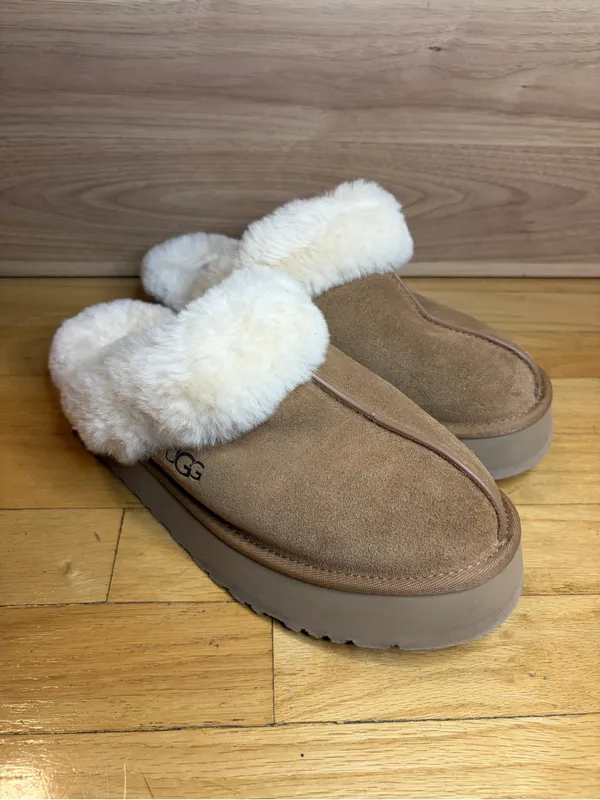UGG Disquette Slippers - Size 10 - Image 2