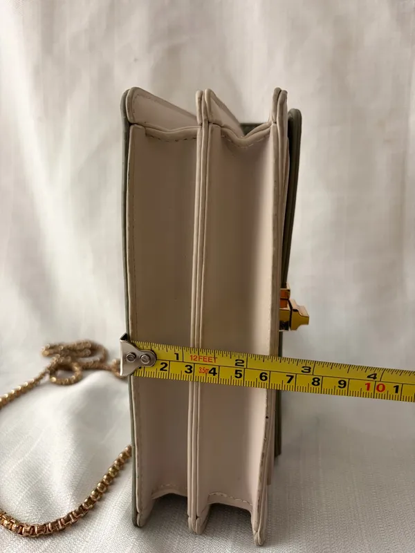 Crossbody Bag Bicolor Olive Beige Gold Chain T-Bar Closure Excellent Cond(B157) - Image 10