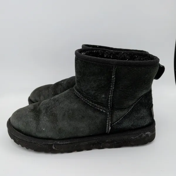UGG Classic Mini‎ II Black Suede Sheepskin Boots 1016222 Womens Size 9 - Image 2