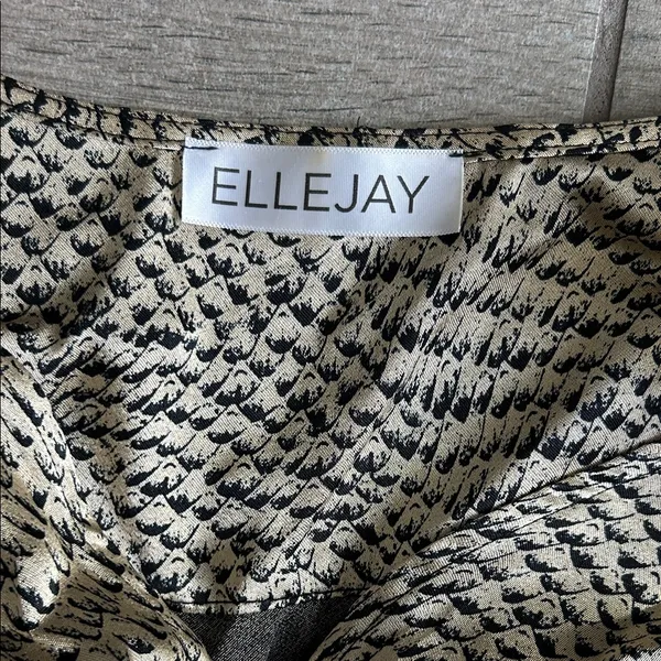 Patterned Crop Top - Image 2
