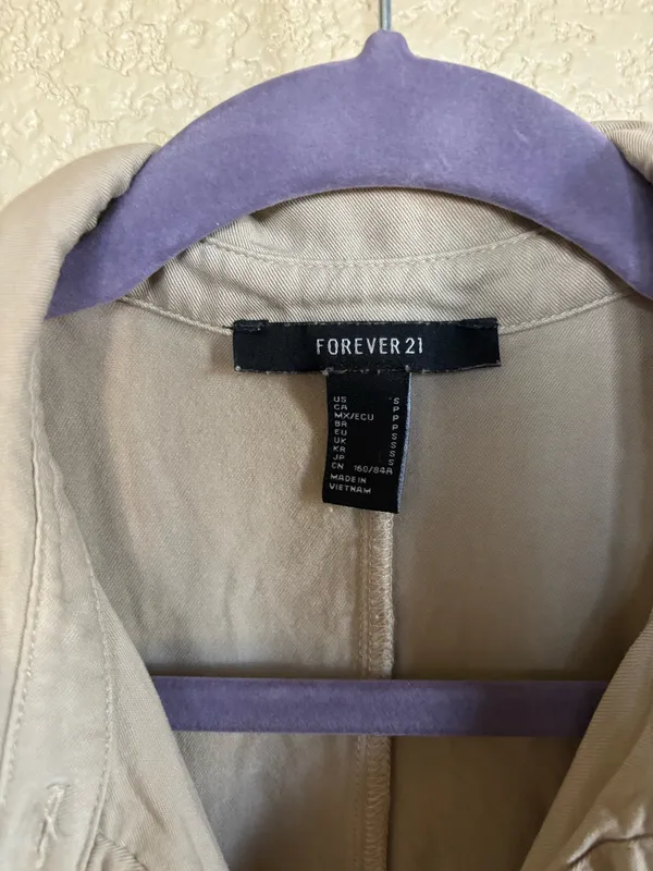 Forever 21 Beige Button Up - Image 5