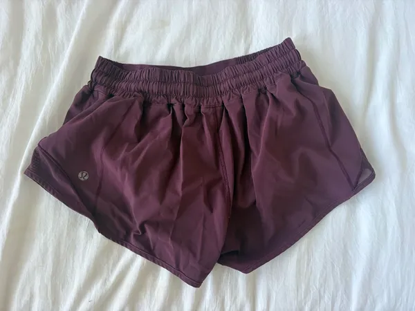 Lululemon Hotty Hot 2.5" - Image 3