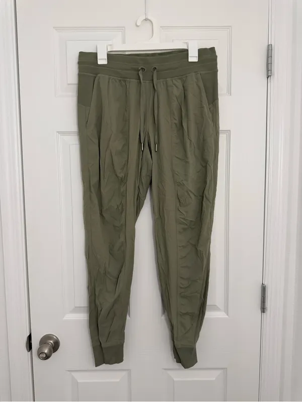 Lululemon Dance Studio Jogger in Green Twill Women’s 10 - Image 3