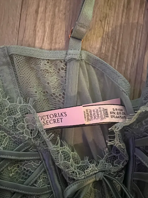 Victoria’s Secret Lace Corset - Image 3