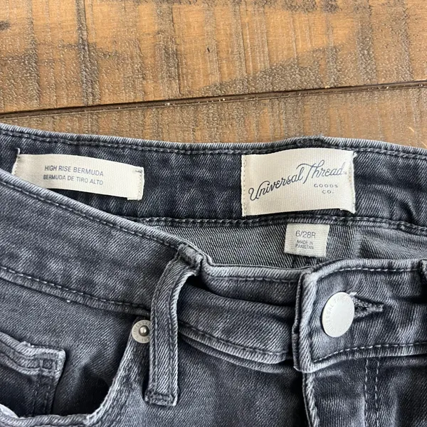 Bermuda High rise  shorts - Image 3
