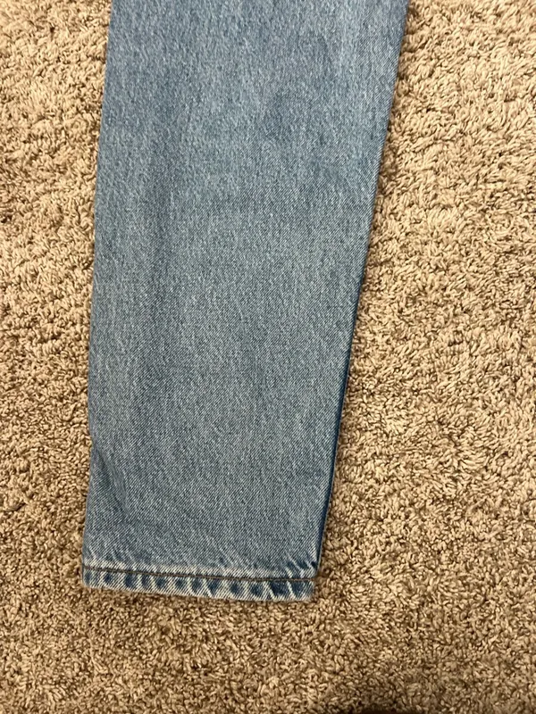 Levi's High-Rise Distressed Light Blue Women's Jeans - Image 7