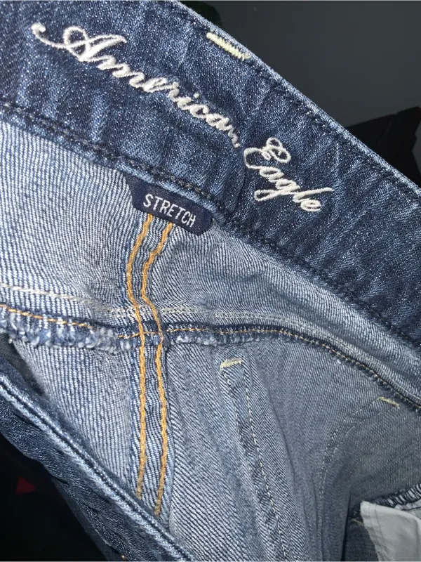 American Eagle Outfitters Artist Blue Denim Cuffed Jean Shorts Size 6 - Image 6