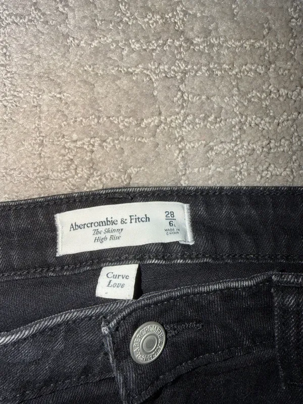 Abercrombie Jeans - Image 2