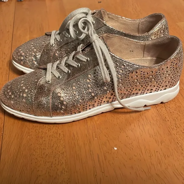 Vaneli Laren Laser Cut Leather Sneakers Gold Size 9 - Image 3