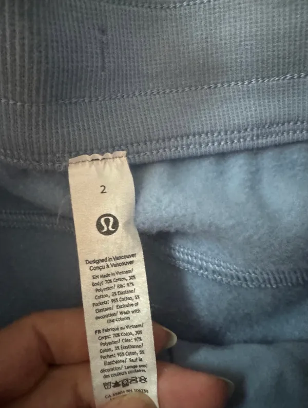 Lululemon Size 2 Blue Scuba Shorts - Image 2