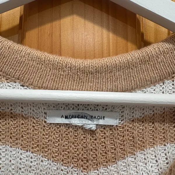 American Eagle Size XL Tan and White Collared Pullover Sweater Top. - Image 4