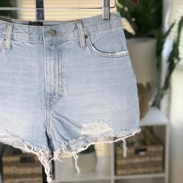 Urban Outfitters BDG Girlfriend High-Waisted Denim Short Size 26 - Image 5