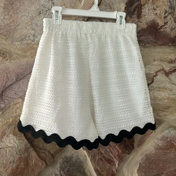 Commense Contrast Trim V-Neck Shorts Set size Xs - Image 7