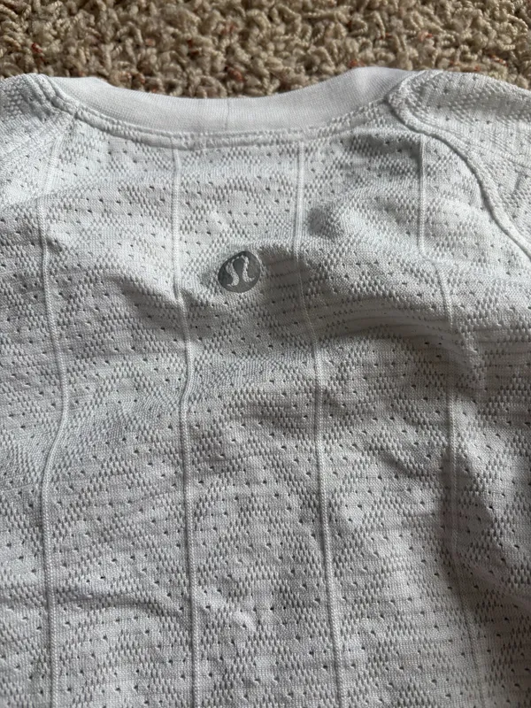 Lululemon Swiftly Tech Short Sleeve - Image 3